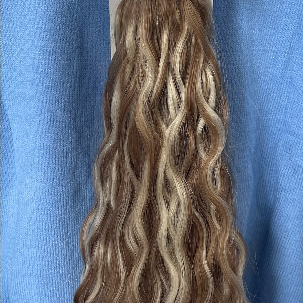 Luxurious Wavy Brown and Blonde Hair Extension